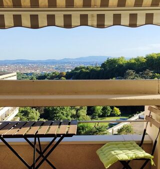  Appartement à louer 4 pièces 90 m²