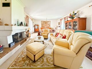  Maison à vendre 10 pièces 317 m²