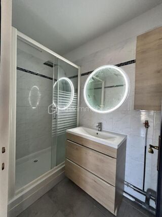  Appartement à louer 3 pièces 52 m²
