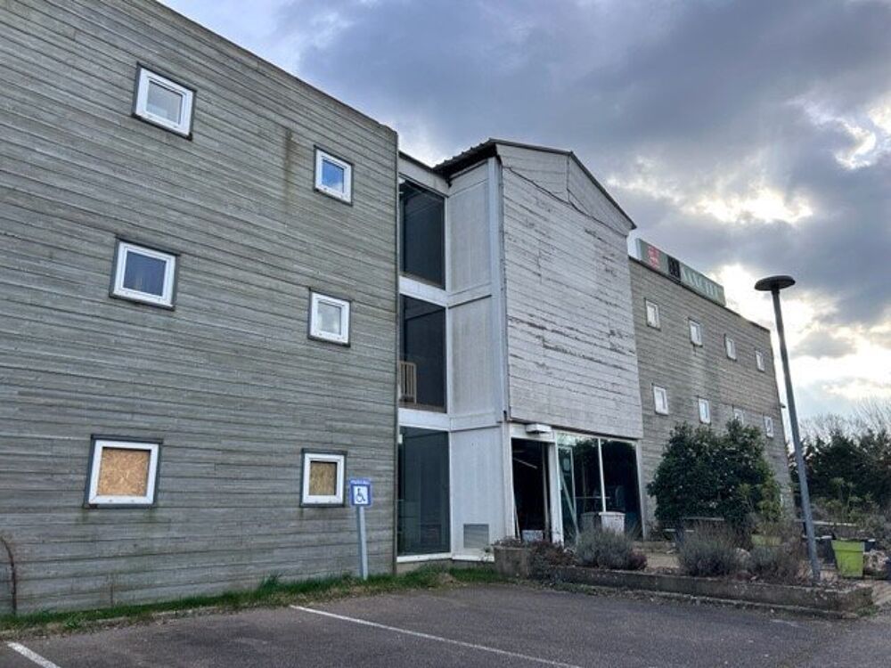   A VENDRE - ENSEMBLE IMMOBILIER 