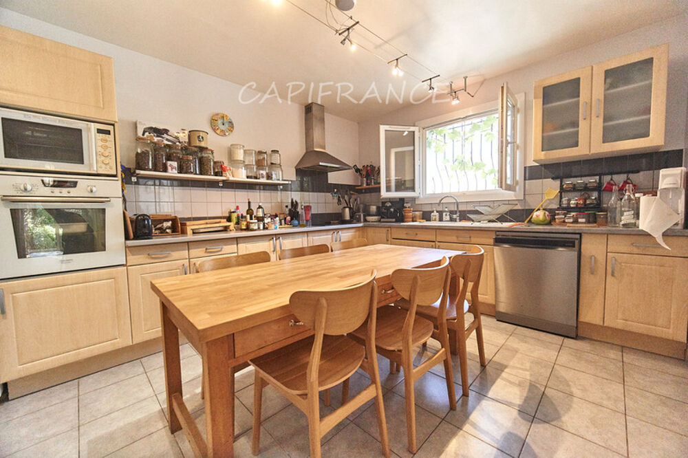 � vendre  Maison Eygui�res (13430)