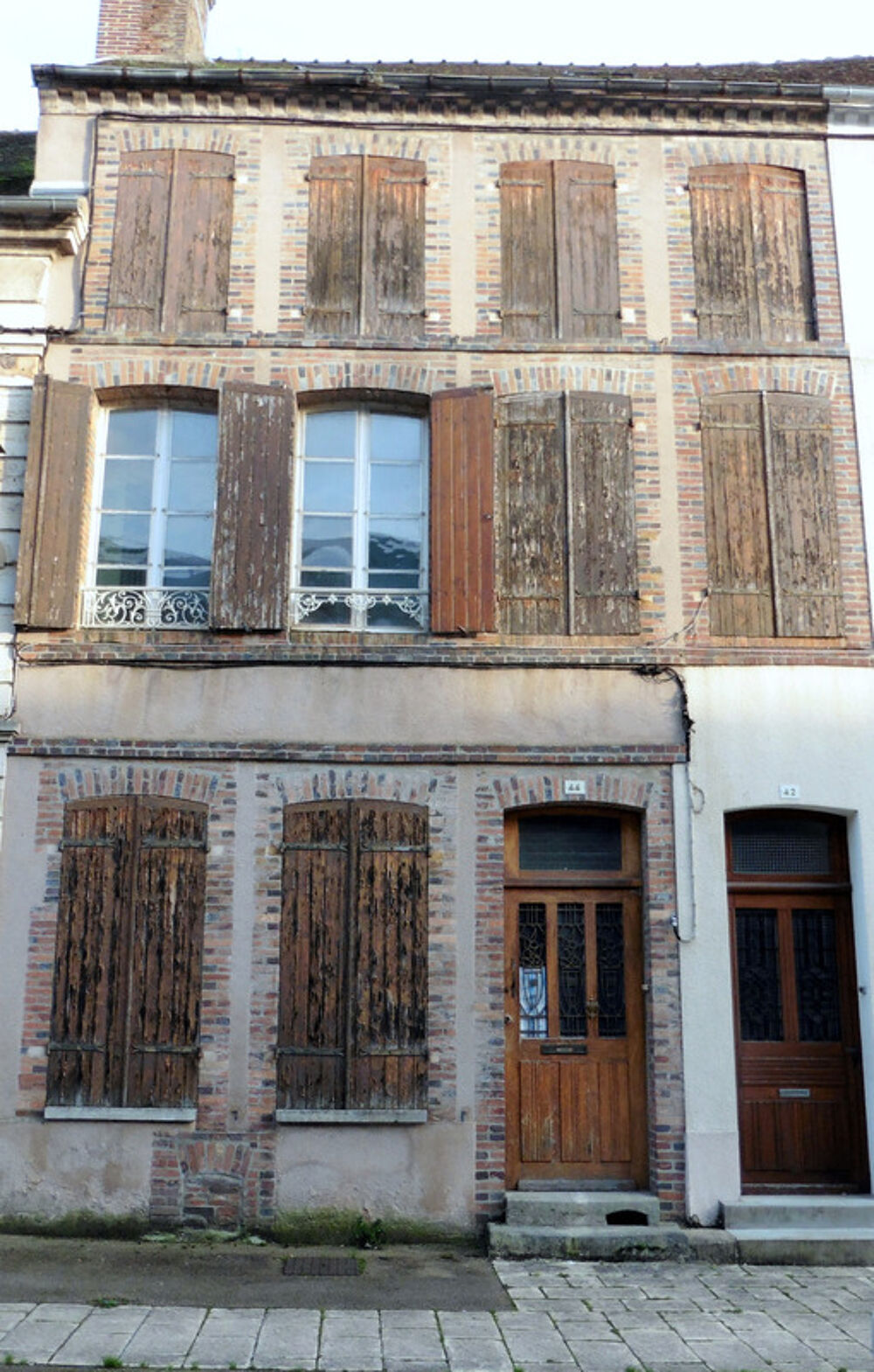 Maison 7 pièces 146 m² · à Villeneuve L Archeveque · 146 m² · 59 000 €