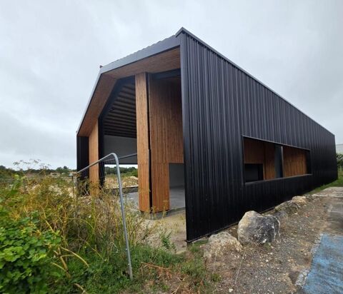   ST-PIERRE D'OLERON (17), A VENDRE emplacement N°1, Grand Bâtiment commercial neuf 396m² sur terrain 1.250m² 