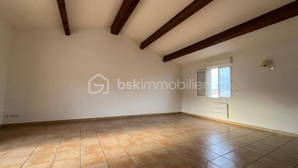 Appartement 5 pièces de 104 m² à Uzès avec grande terrasse