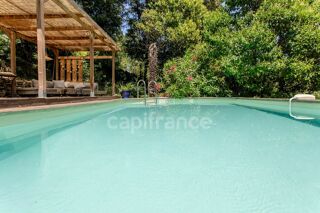  Maison à vendre 15 + pièces 525 m²