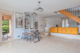  Villa � vendre 8 pi�ces 245 m�