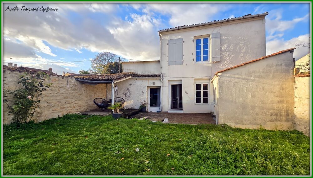 Maison à vendre 5 pièces d'environ 126m² à SAINT JEAN D'ANGELY (17) 4 chambres, 1 garage, proche centre ville, sur un terrain d'