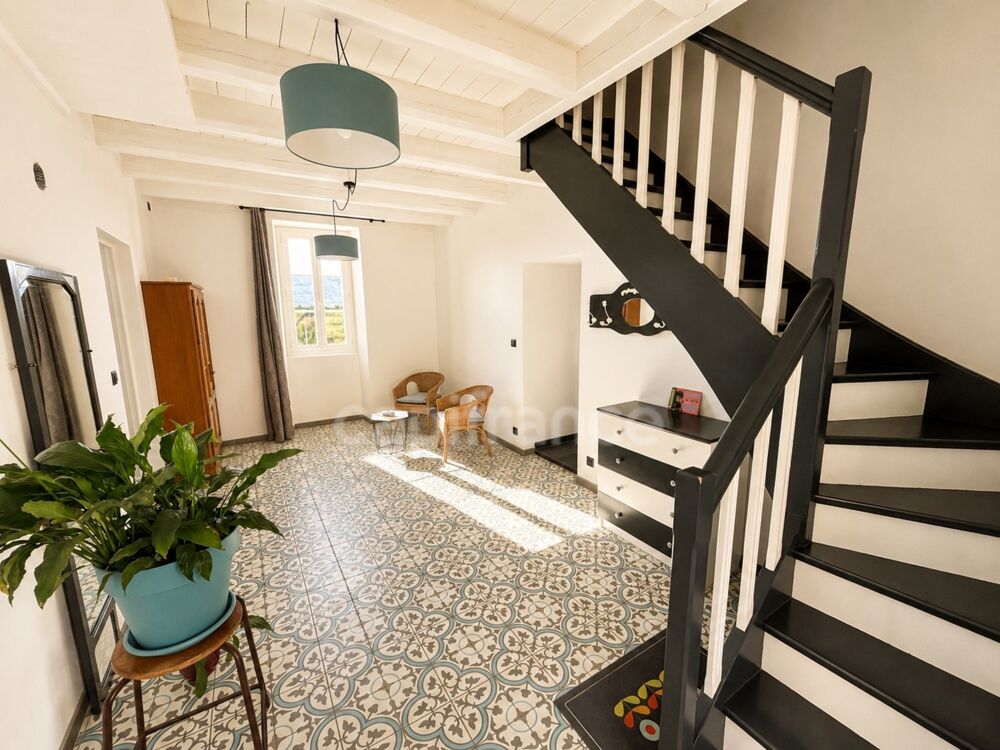 Vente Maison Maison entièrement rénovée avec moulin – 3 chambres – Dépendance de 116 m² – Secteur très calme Thezac