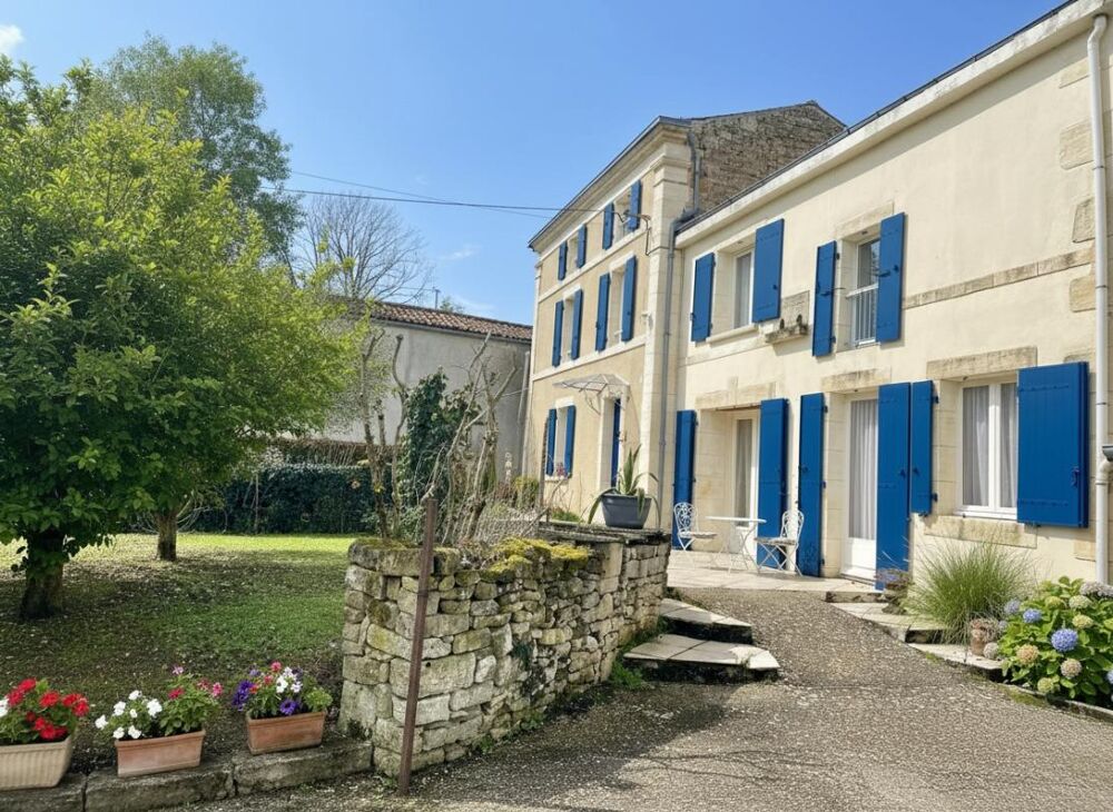 Vente Maison Maison en pierre de caractère avec dépendances  (79260) La Crèche La creche