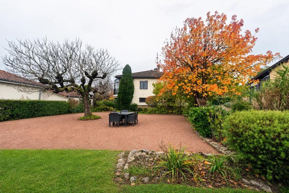 Vente Maison Spacieuse maison 8 pièces avec jardin - 17 mn de la gare, à pied Creches sur saone
