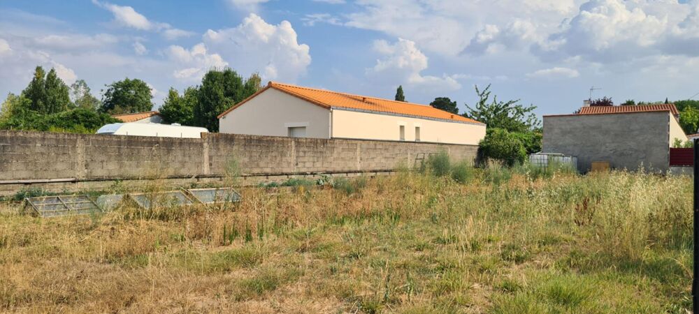 Vente Terrain Terrain constructible La Chapelle Heulin 621 M² avec abri de jardin (17 M²) et préau (14 M²) La chapelle heulin