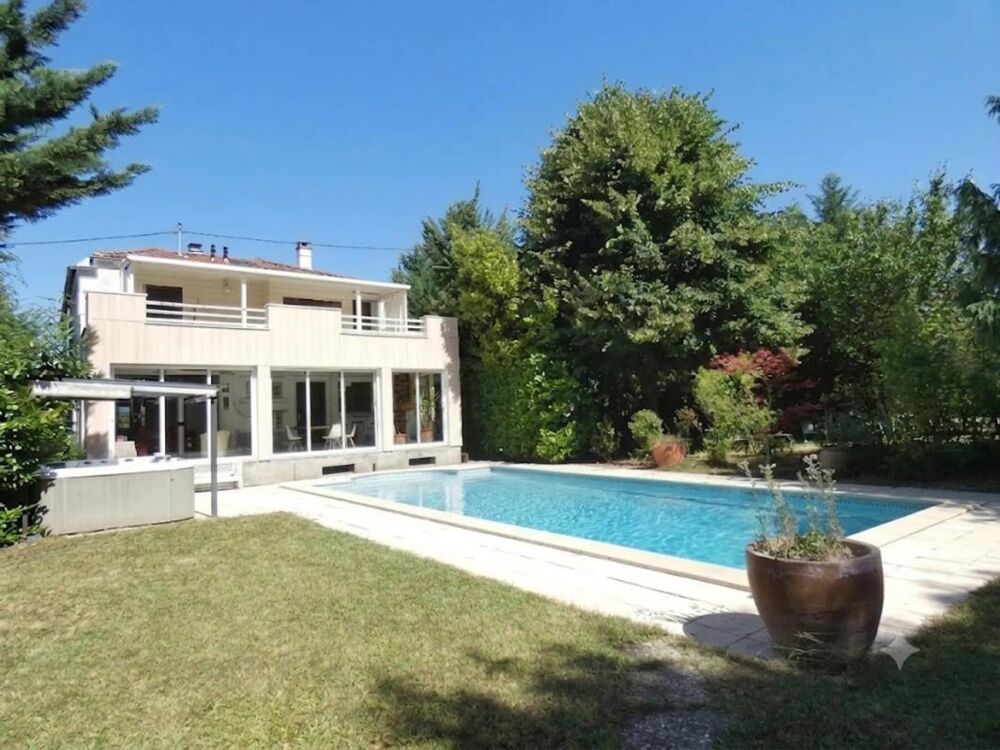Maison 9 pièces 235 m² · à Brunstatt Didenheim · 235 m² · 815 000 €