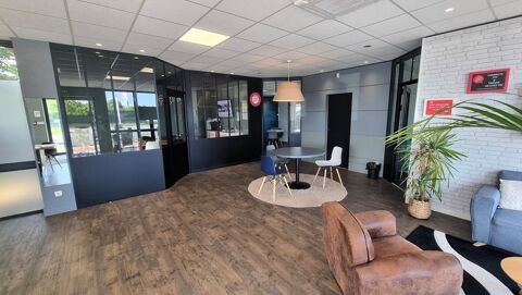 Dpt Charente Maritime (17), &agrave; vendre SAINT PIERRE D'OLERON Local commercial - Plain pied terrain 680m&sup2; 549500 17310 Saint pierre d oleron