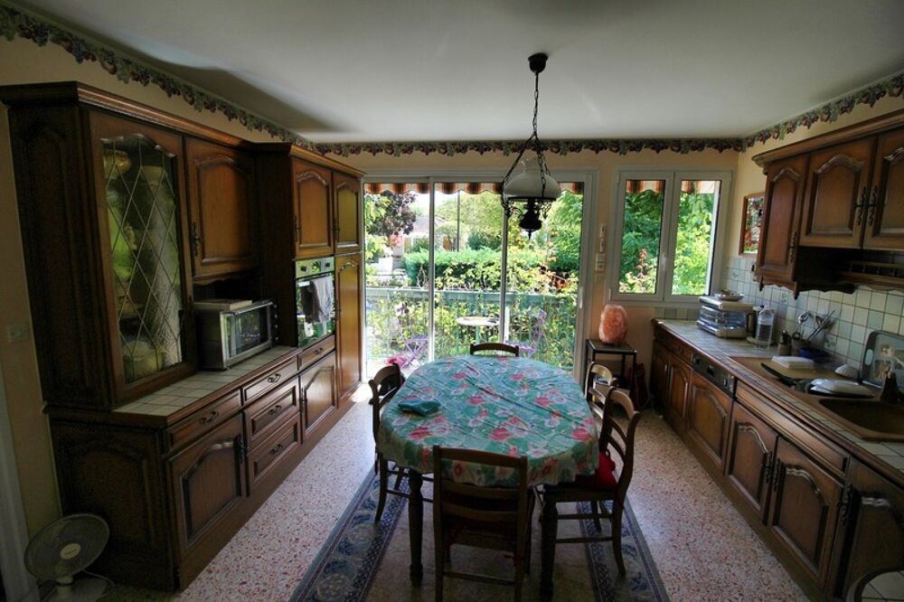 Coup de coeur ! Maison familiale 108 m²  Terrain 842 m²  Bureau, Garage et Dépendances