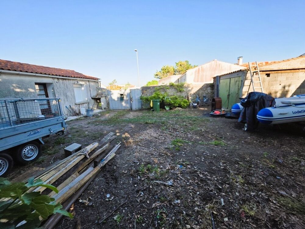 ST-GEORGES D'OLÉRON (17) coeur de village côte Ouest, A Vendre Maison ancienne en pierre surface 70m² terrain 350m²