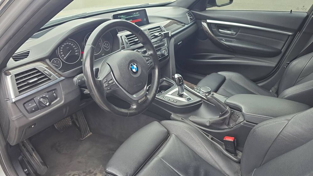 S&eacute;rie 3 (F30) 330e 252 BVA8 Luxury - 5 places Automatique 2016 occasion 91540 Mennecy
