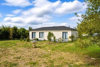 Vente Maison Ménesplet – Maison de plain-pied de 2022, 116 m², sur 2 486 m² de terrain, DPE A Menesplet