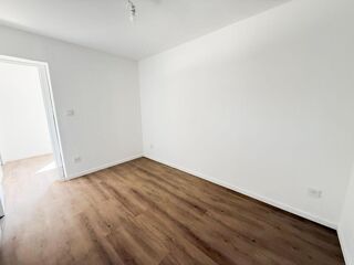  Immeuble à vendre 5 pièces 327 m²