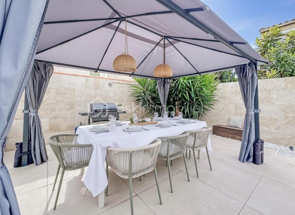 EXCLUSIVITÉ *** Villa T5 de 112m2 entièrement rénovée avec piscine et garage ***