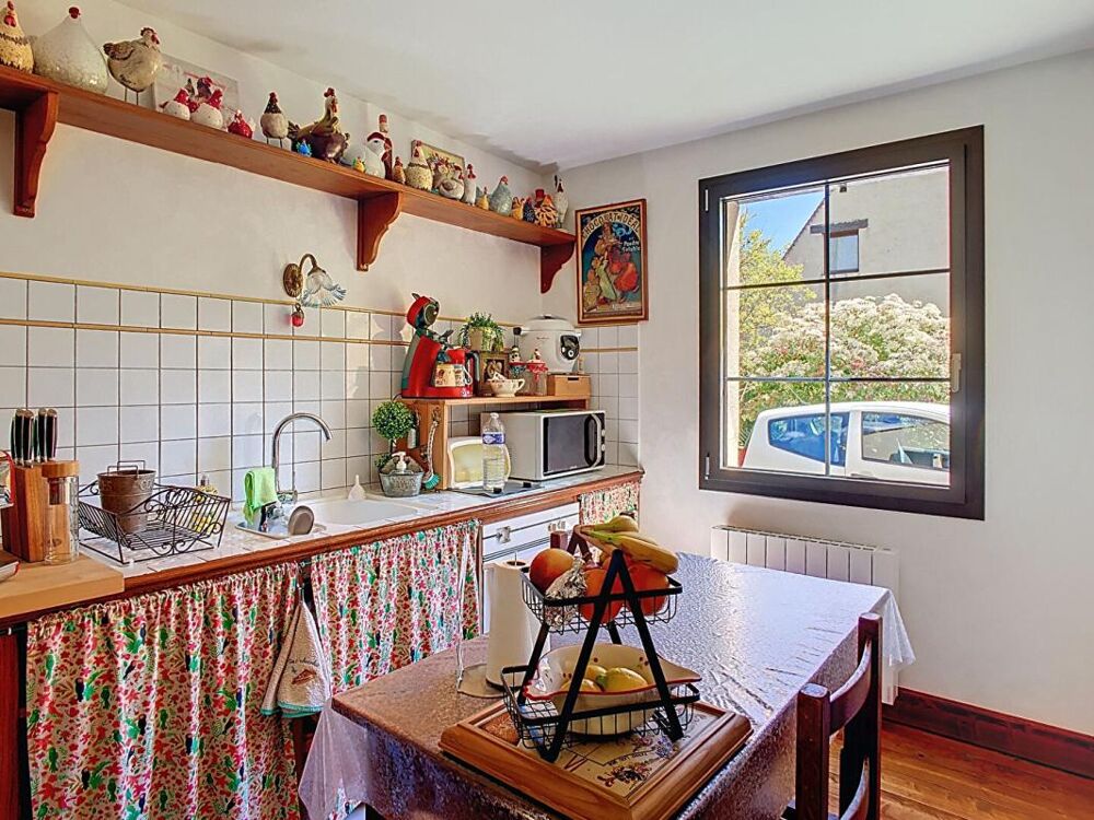 Charmante maison avec deux chambres et un bureau