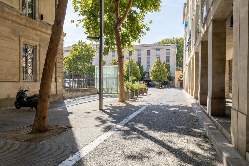 Appartement ensemble de bureaux 6 pièces de 152 m² à Avignon