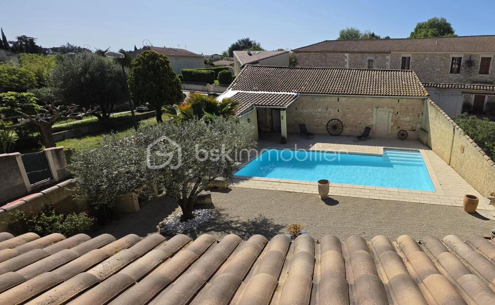 Maison familiale 5 chambres avec piscine et spacieuse grange en pierre