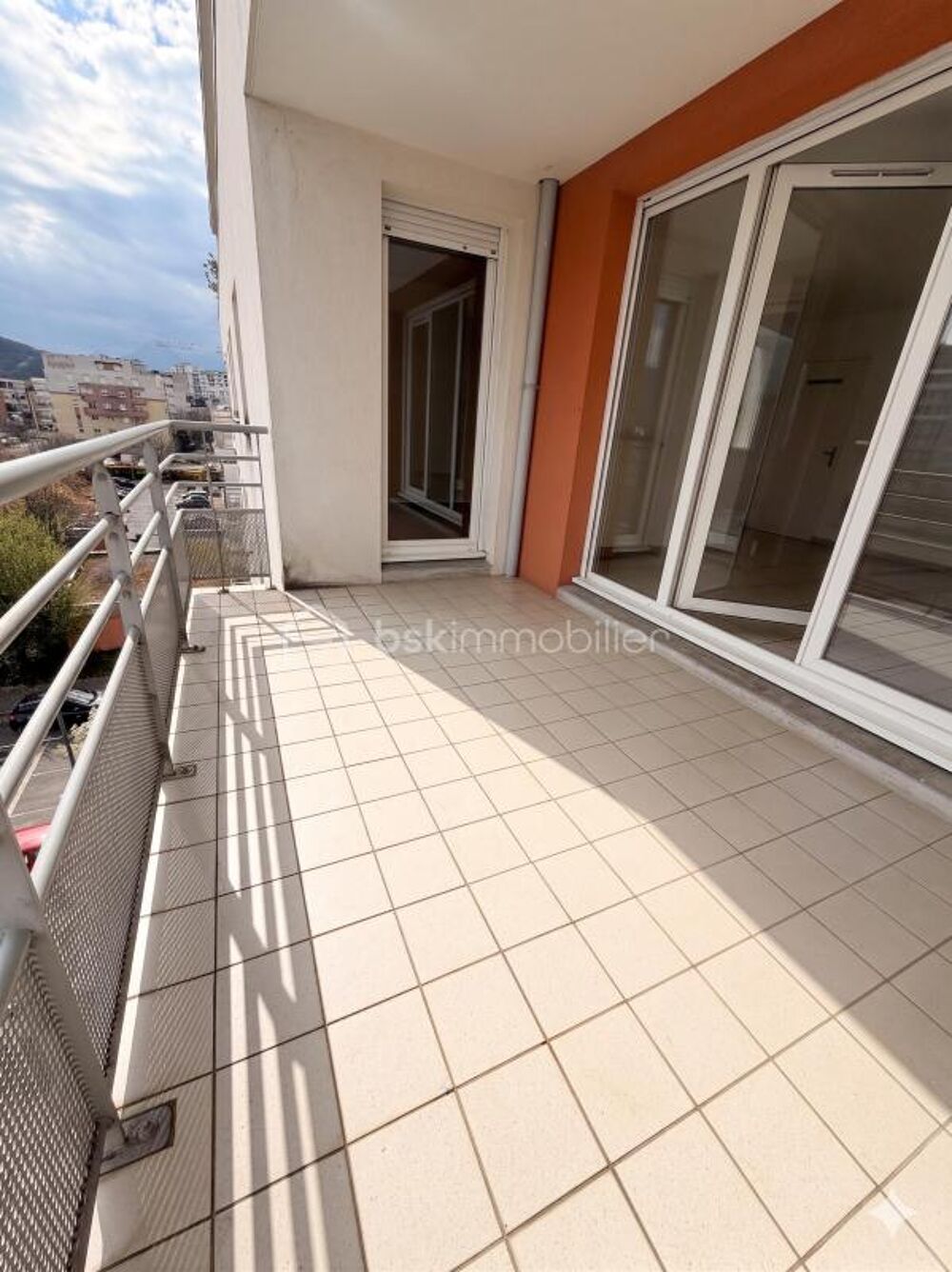 Vente Appartement T3 lumineux avec terrasse + GARAGE INCLUS – une opportunité à ne pas manquer ! Echirolles