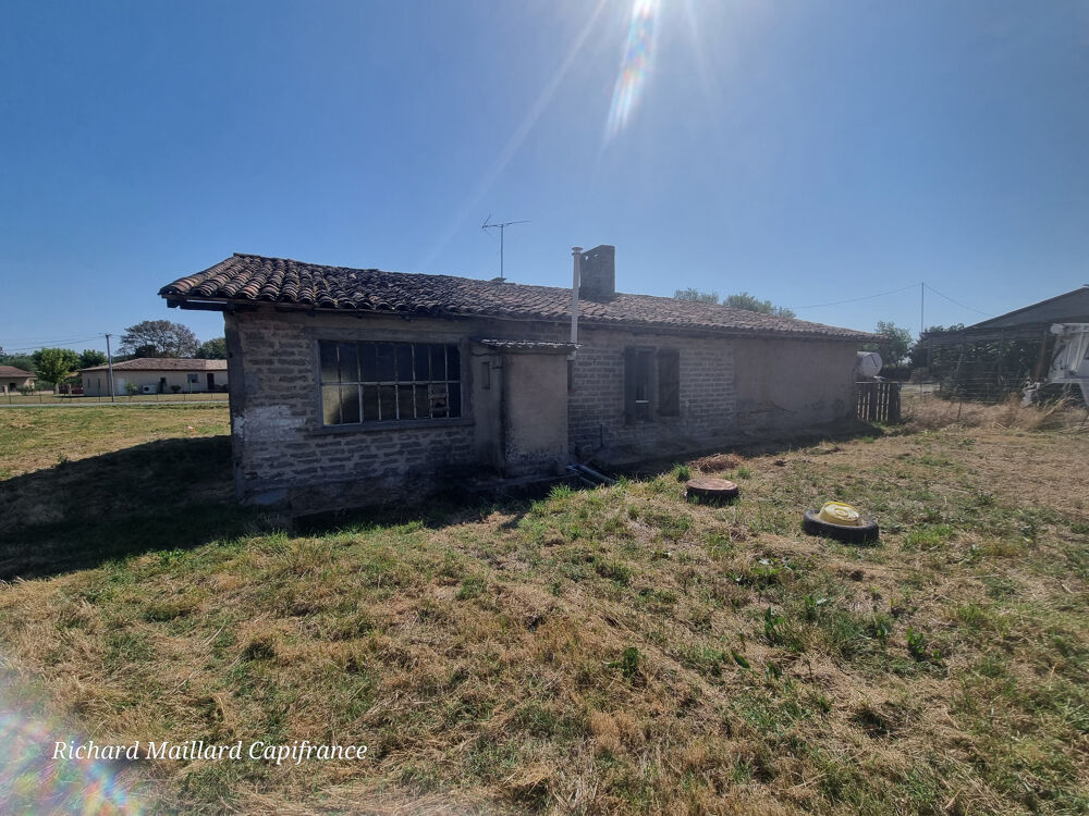 Maison ancienne à rénover + terrain constructible 809 m²  Bressols