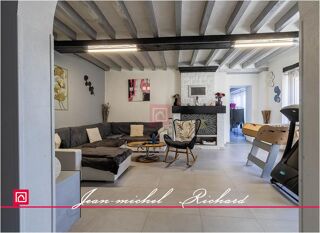  Maison  vendre 8 pices 210 m