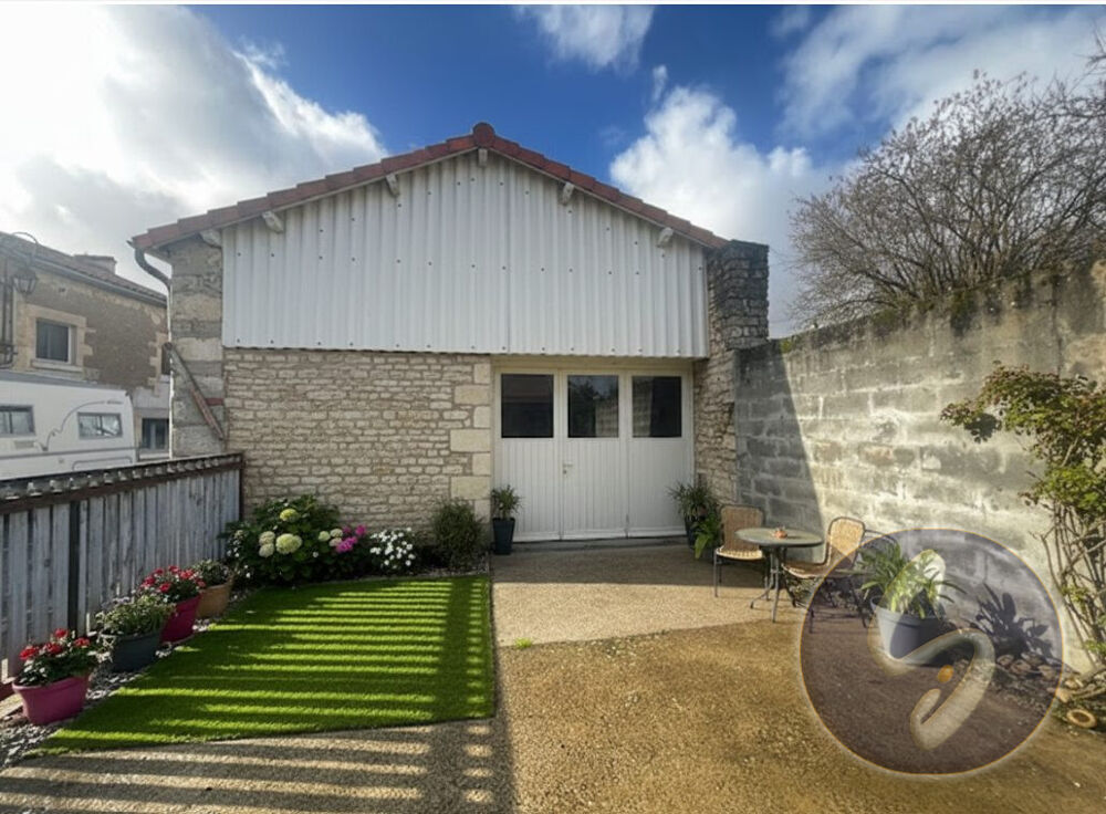 Hangar à réhabiliter en résidence principale - Pamproux (79