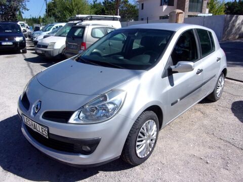 Renault Clio III Phase1 1,6 16v 110cv BOITE AUTO PROACTIVE DYNAMIQUE 2006 occasion Éguilles 13510