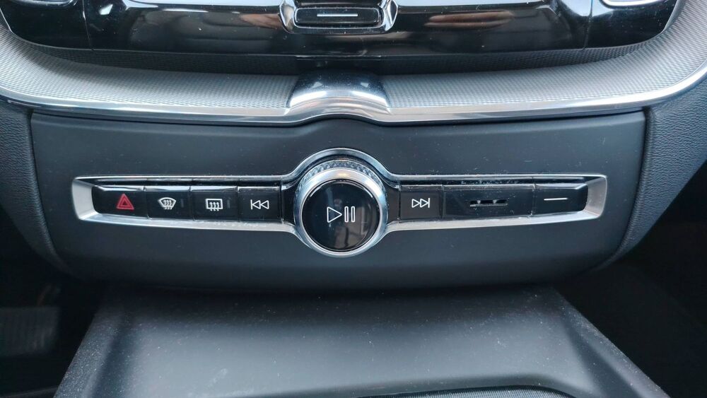 XC60 2.0 B4 197 Mild-Hybrid Geartronic8 Ultimate Style Dark - Ent 2022 occasion 86000 Poitiers