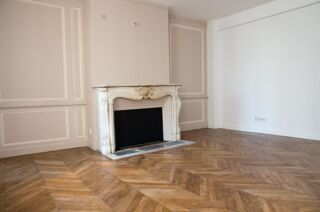  Appartement à louer 4 pièces 93 m²