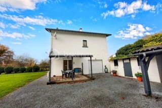  Maison  vendre 8 pices 215 m