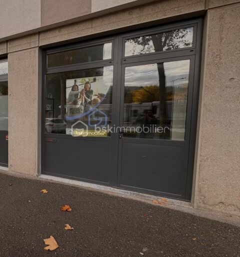   local dans une rsidence rcente 