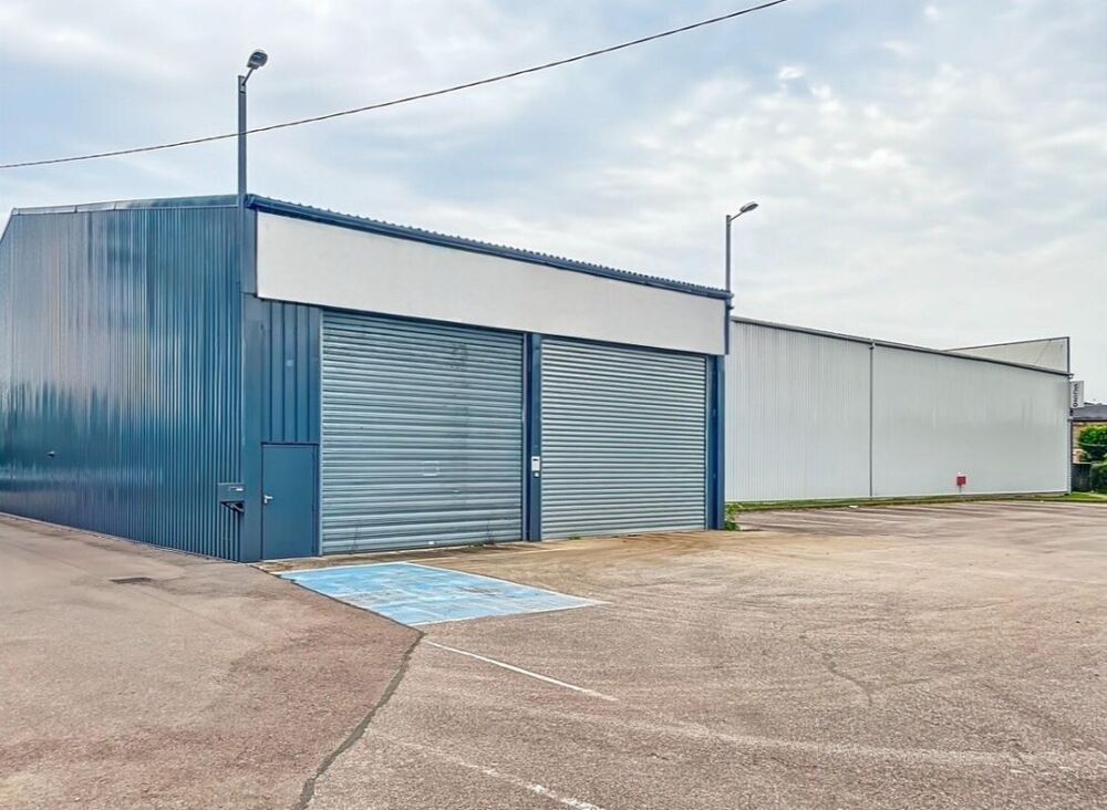   Locaux professionels - La Saussaye - 730m² 