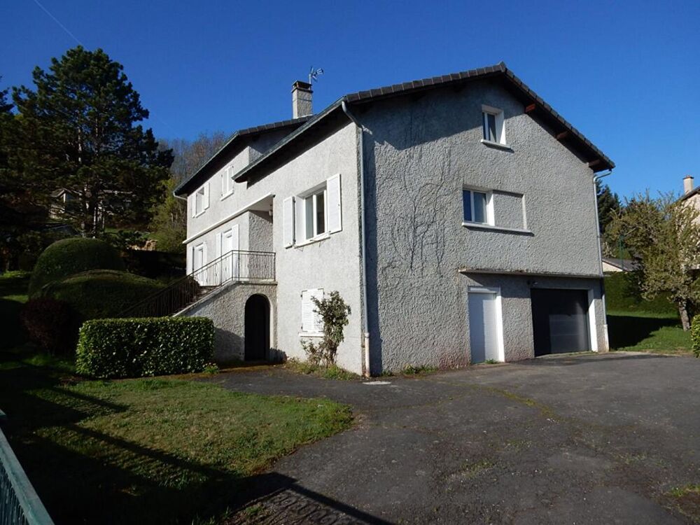 Saint-Julien-Chapteuil 43260 maison traditionnelle de 1972 sur deux niveaux élevés sur sous-sol 302 m² habitables 6 chambres