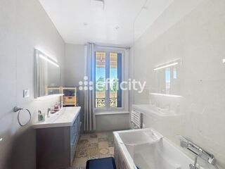  Immeuble à vendre 11 pièces 300 m²