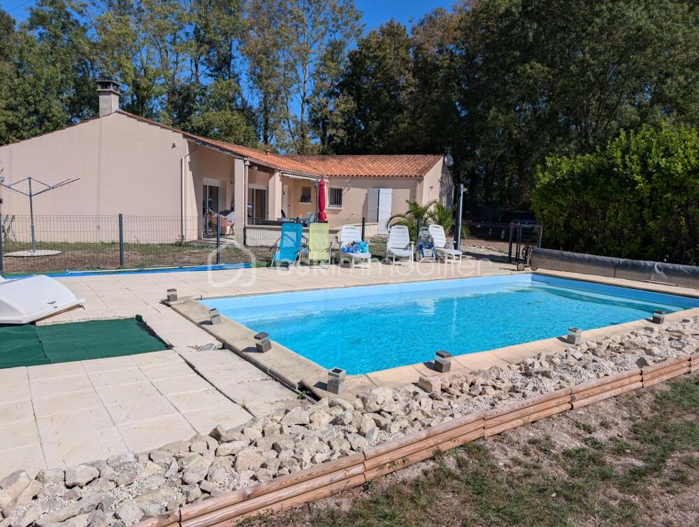 Vente Maison Maison familiale 159 m² – Jardin 2030m2 – Climatisation, Piscine, calme absolu Vouhe