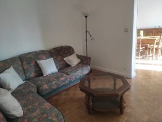  Appartement à louer 2 pièces 75 m²