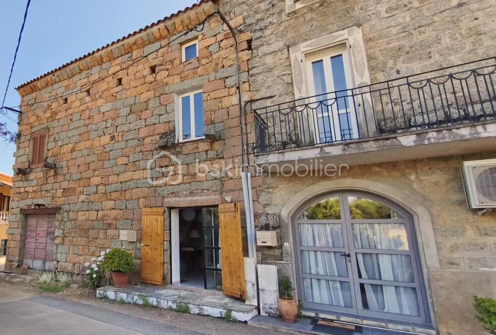 Coup de coeur à Bastelicaccia  Authentique maison en pierre rénovée à seulement 10 minutes de la mer et des plages de Porticcio