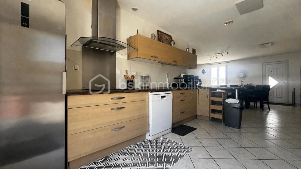 *** MAISON PLAIN-PIED - 4 FACES - JARDIN ARBORE - PISCINE - GARAGE ***