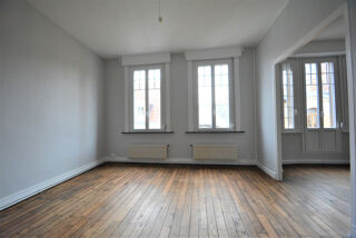 Appartement à louer 3 pièces 77 m²