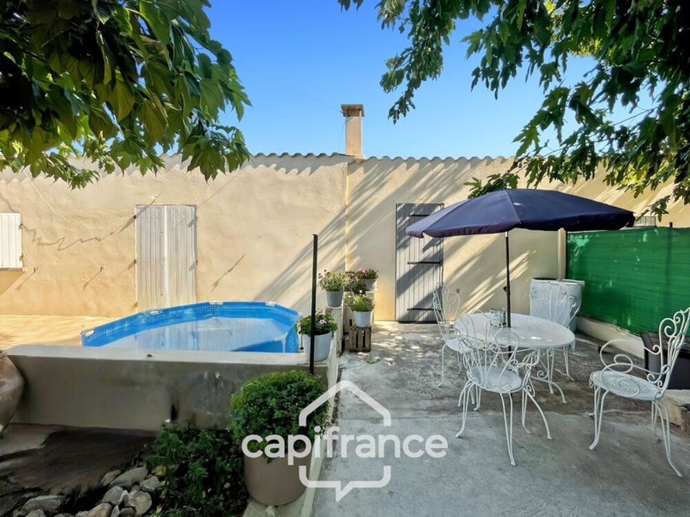 Alleins, maison de plain pied de 83m2 environ établie en zone agricole sur une parcelle de 3 400m2 m2 avec garage attenant