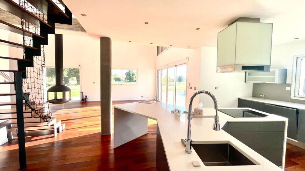 MAISON A VENDRE 6 PIECES AVEC PISCINE