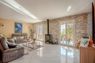 Vente Maison CHAVANAY – MAISON FAMILIALE 233 M² – 5 CHAMBRES – ESPACE INDÉPENDANT – PISCINE – SANS VIS-À-VIS Chavanay