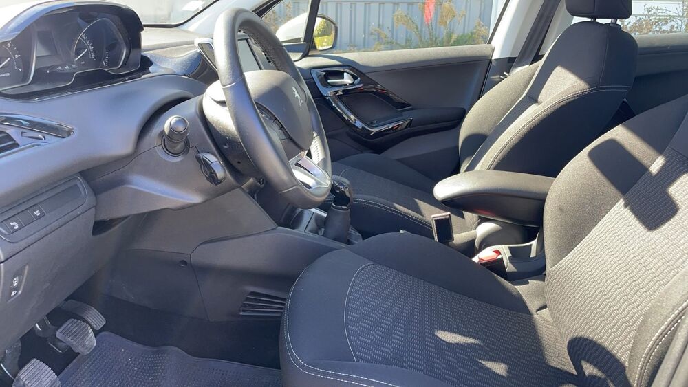 208 I 1.2 PureTech 82 Active - Entretien constructeur 2019 occasion 49100 Angers