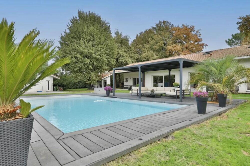 Vente Maison Maison de 6 pièces de 180 m² en vente à Salles Salles