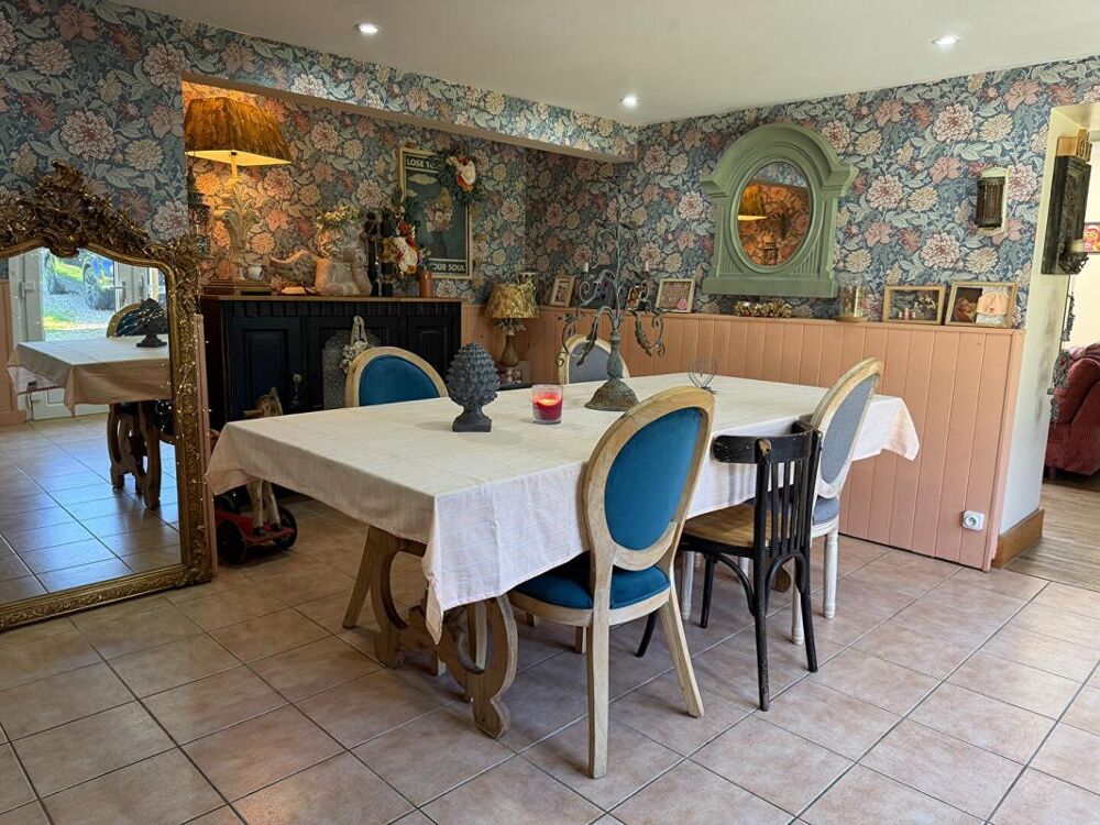 Maison spacieuse composée de deux logements indépendants avec jardin de ville clos