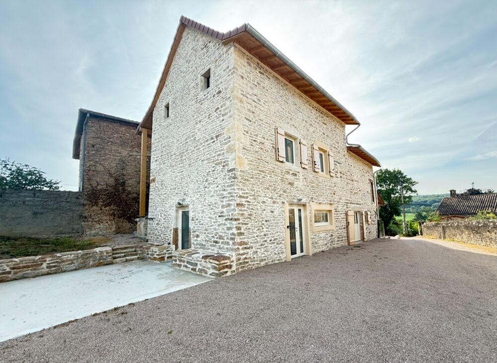 Le charme de lancien, le confort du moderne  Maison rénovée de 124 m² à Saint-Maurice-de-Satonnay